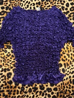 Vintage FC Popcorn Crinkle Magic Bubble Purple Top with Ruffle Trim